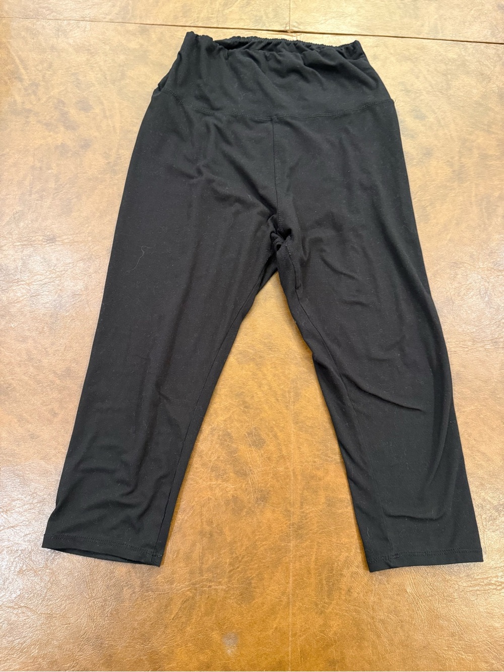 Women's Black High-Waisted Capris S/M